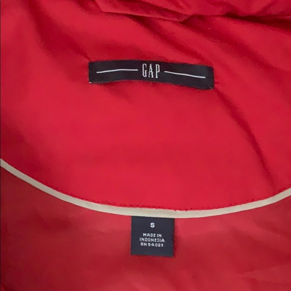 Vest with removable fur hood - Picture 4 of 4